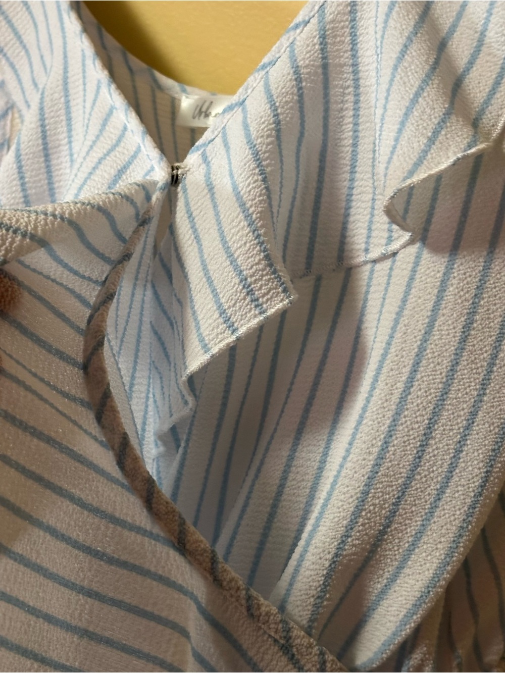 🩵 Cute Light Blue Striped Ruffle One-Piece Romper - Picture 4 of 7